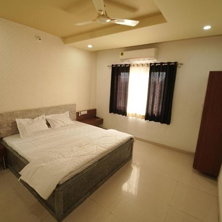 Hotel Pawar Palace And Restaurant Kelwa  Luaran gambar