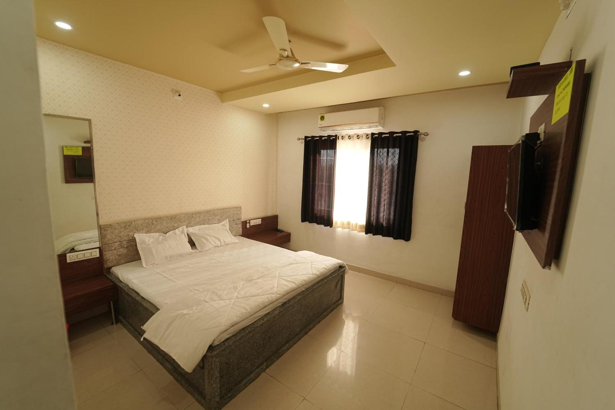 Hotel Pawar Palace And Restaurant Kelwa  Luaran gambar