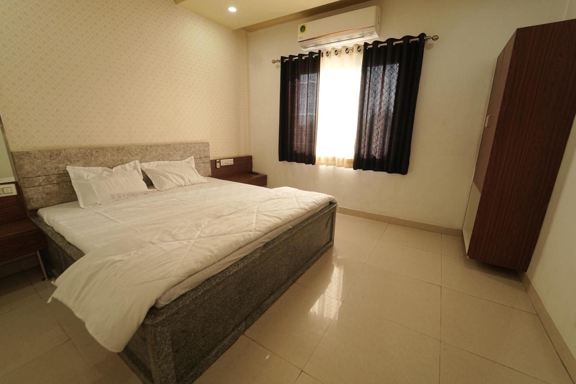 Hotel Pawar Palace And Restaurant Kelwa  Luaran gambar