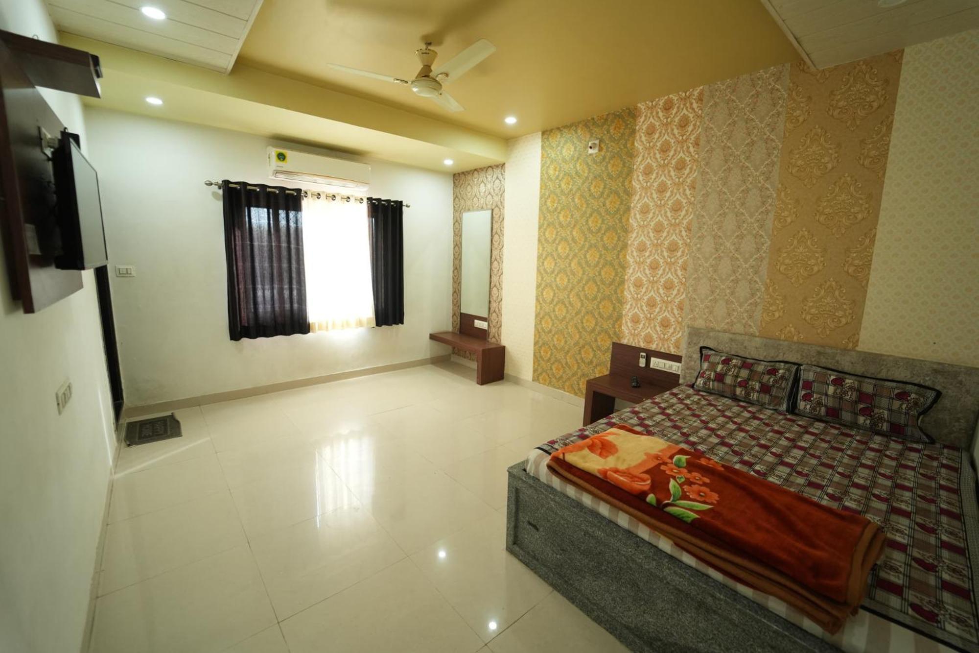 Hotel Pawar Palace And Restaurant Kelwa  Luaran gambar